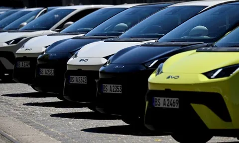 Một hãng xe điện Trung Quốc tăng doanh số 200% ở châu Âu - có phải đây là lý do EU vội vàng gỡ bỏ lệnh cấm xe xăng?