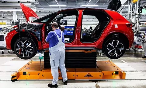 EU bỏ lệnh cấm 100% xe động cơ đốt trong, đưa ra yêu cầu thay thế