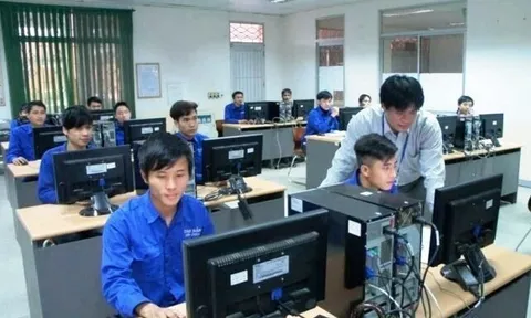 Đề xuất chính sách khen thưởng, tôn vinh người dạy nghề