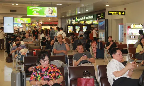 Nhu cầu du lịch tăng cao, vé máy bay Tết Dương lịch lại 'sốt xình xịch'