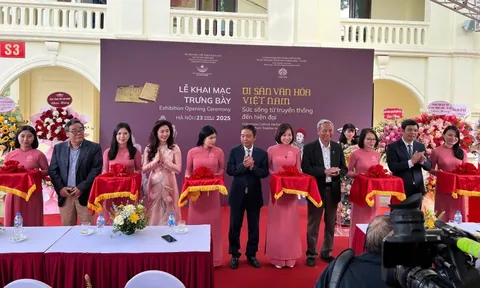 Khai mạc Trưng bày ‘Di sản văn hóa Việt Nam - Sức sống từ truyền thống đến hiện đại’