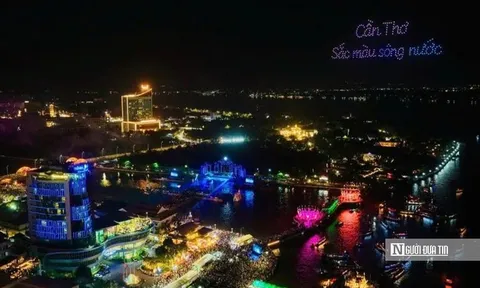 Biển người đổ về xem lễ hội giữa lòng Tây Đô