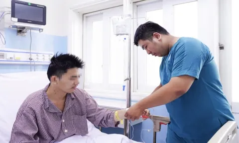 Nam nhân viên văn phòng ngừng tim khi đang chơi cầu lông