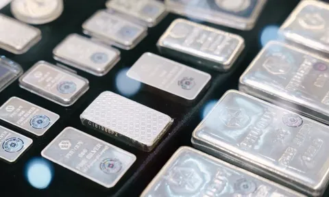 Giá bạc tăng hơn 160% trong 1 năm: Kênh trú ẩn an toàn?