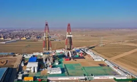 Dùng thiết bị tự động khoan 6.000m xuống lòng đất, phát hiện 140 triệu tấn dầu đá phiến ngay tại láng giềng Việt Nam