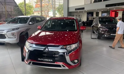 Chính thức giảm 6 triệu đồng lệ phí khi đăng ký xe ô tô ở Hà Nội và TPHCM