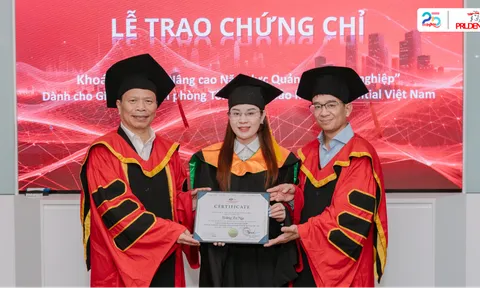 Prudential bế giảng khóa “Nâng cao năng lực quản trị doanh nghiệp”, hoàn thiện hình mẫu nhà lãnh đạo đa năng