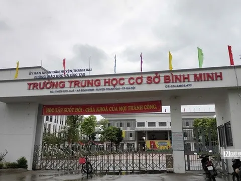 Vụ học sinh nhập việc sau khi uống nước cổng trường: Đưa mẫu nước đi kiểm nghiệm