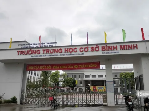 Vụ học sinh nhập viện sau khi uống nước cổng trường: Đưa mẫu nước đi kiểm nghiệm