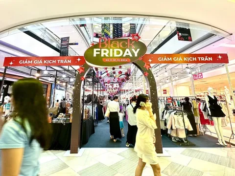 BLACK FRIDAY tại Vạn Hạnh Mall Siêu sale đỉnh nóc – Giảm giá kịch trần