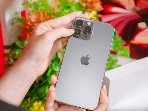 Bảng giá iPhone gây choáng: iPhone 16 và các dòng iPhone cũ giảm giá còn 9,9 triệu đồng