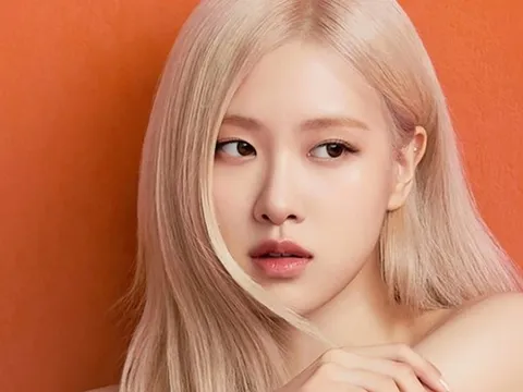 Rosé (BlackPink) khiến người hâm mộ lo lắng