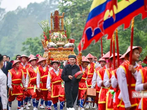 Làm sao để Đền Hùng không chỉ đông khách mỗi mùa Giỗ Tổ?