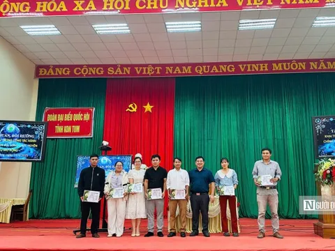 Cán bộ ứng dụng trí tuệ nhân tạo để phục vụ người dân hiệu quả hơn