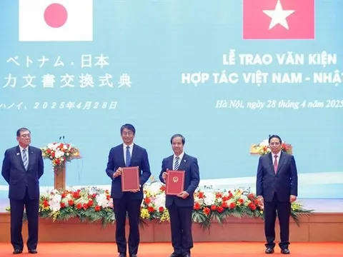 Xem xét giảng dạy tiếng Nhật như ngoại ngữ 1 tại cấp tiểu học