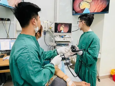 Nguy cơ thủng dạ dày do thói quen ăn uống thiếu khoa học