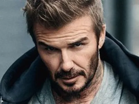 Vì sao David Beckham vẫn giữ được sự lôi cuốn ở tuổi 50?