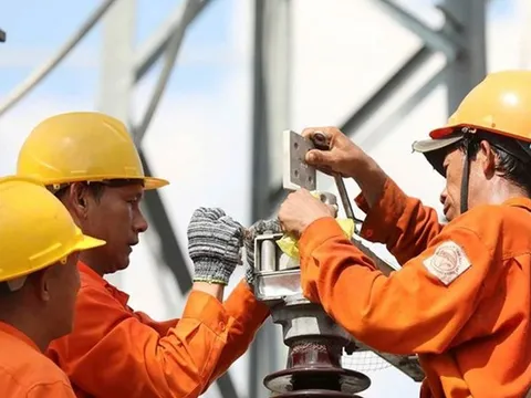 Giá điện tăng 4,8% lên hơn 2.200 đồng/kWh từ 10/5