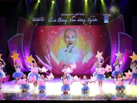 Chương trình nghệ thuật đặc biệt “Quà tháng 5 dâng Người": Rộng dài một tình yêu với Bác