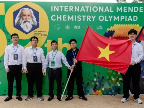 4 học sinh Việt Nam đạt huy chương tại Olympic Hóa học Quốc tế Mendeleev