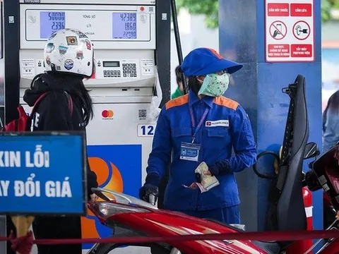 Giá xăng, dầu đồng loạt tăng trở lại