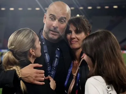 Guardiola hàn gắn với vợ