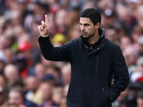 HLV Mikel Arteta đối mặt nguy cơ bị Arsenal sa thải