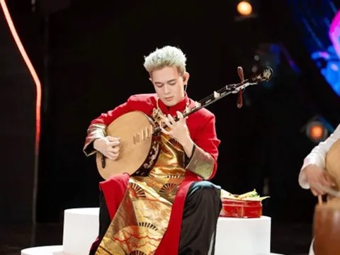 Nam diễn viên phim giờ vàng: Ôm đàn nguyệt diễn "Mời trầu" ghi điểm tuyệt đối tại "Điểm hẹn Tài năng"