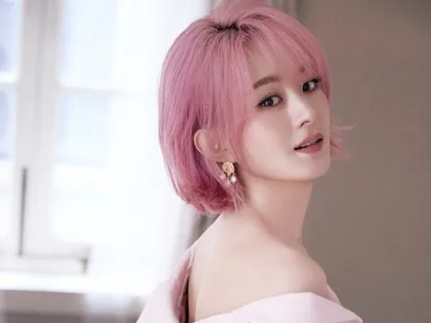 Triệu Lệ Dĩnh "nổi điên" giữa đêm, khiến mạng xã hội dậy sóng