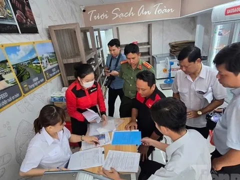 Vụ C.P bị tố bán thịt bẩn: Giấy chứng nhận an toàn thực phẩm hết hạn