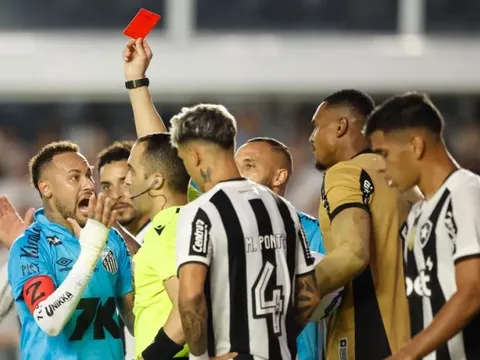 Neymar bị đuổi khỏi sân vì tái hiện "Bàn tay của Chúa"