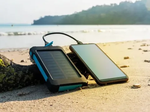 Độc đáo tấm pin năng lượng mặt trời 2 trong 1
