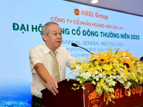 Bầu Đức trồng thêm 2.000ha cà phê chè và 2.000ha dâu tằm, xây nhà máy tơ xuất khẩu