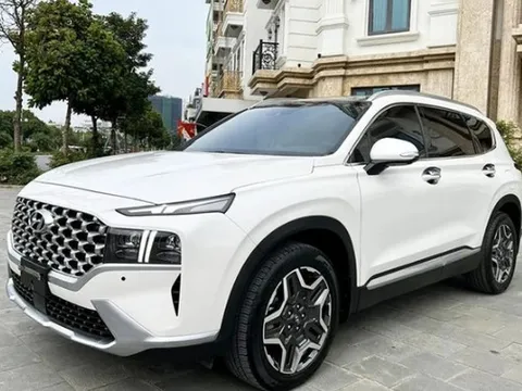 Thị trường xe cũ chạm đáy, riêng mẫu xe này vẫn được săn đón, đắt hơn xe mới hàng trăm triệu đồng