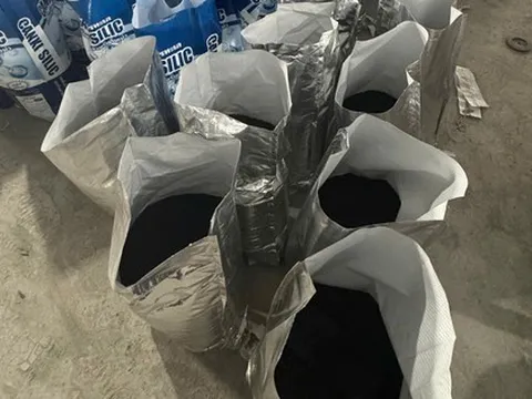 Phát hiện 60 tấn sản phẩm xử lý môi trường nuôi trồng thủy sản không rõ nguồn gốc, không đủ điều kiện sản xuất