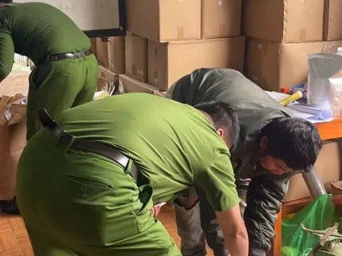 Phát hiện 1.666kg bánh kẹo, trái cây sấy không rõ nguồn gốc tại Lâm Đồng