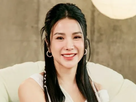Ca sĩ Diệp Lâm Anh đưa 2 con đi du lịch cùng bạn trai kém 11 tuổi