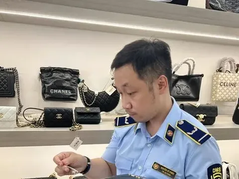 Đà Nẵng: Bán túi Chanel, LV, Gucci 'dỏm' bị phạt hơn 110 triệu đồng