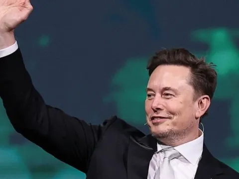 Bỏ lại xe điện, Elon Musk bán giấc mơ robot cho cả thế giới: Sẽ nâng giá trị Tesla lên tới 10.000 tỷ USD, hàng nghìn xe không vô lăng, không bàn đạp sắp lăn bánh