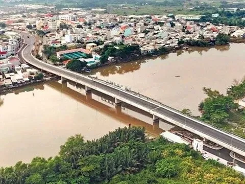 Cây cầu nối quận 7 với Nhà Bè ngưng 6 năm nay, chuẩn bị làm mới vào tháng 7
