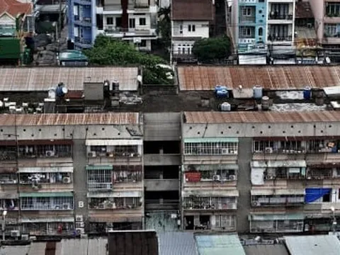 Cận cảnh 'chuồng cọp' bịt bùng tại nhiều chung cư ở TP.HCM