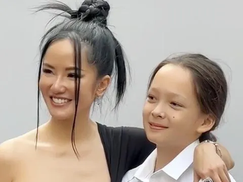 Con trai diva Hồng Nhung ở tuổi 13, cắt tóc ngắn xuất hiện như "soái ca"