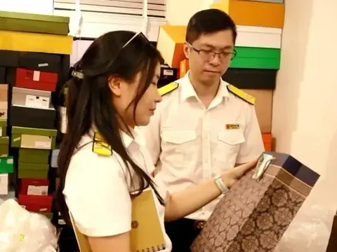 Thu gần 1.000 tỷ đồng từ bán quần áo, giày dép… nhưng không kê khai, nộp thuế