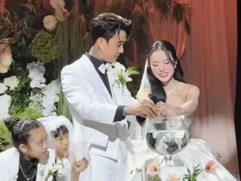 Nghi lễ độc lạ của Đạt G và Cindy Lư tại đám cưới