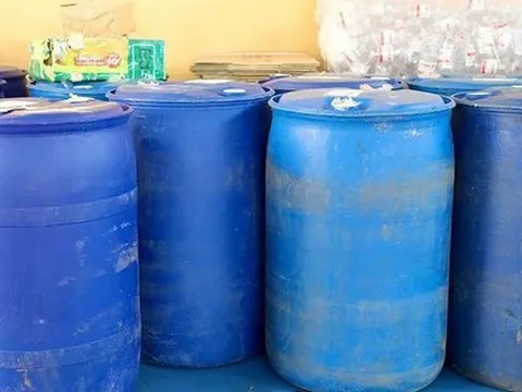 Phá đường dây sản xuất cồn y tế giả quy mô lớn do 2 anh em ruột làm chủ: Phát hiện chất cực nguy hại