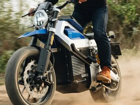 Đây là 'siêu' xe máy điện do Việt Nam sản xuất: Khỏe ngang ô tô, đi 240km/sạc, pin có 5 tầng bảo vệ