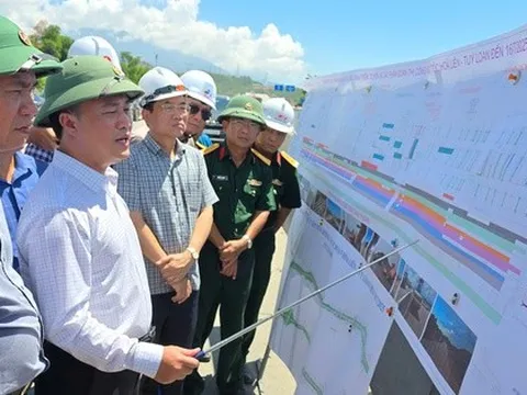 Dân phản ánh thi công cao tốc: Thứ trưởng Bộ Xây dựng có mặt tại hiện trường, chỉ đạo nóng