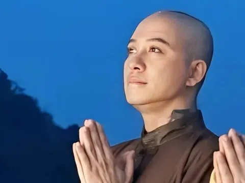 Ca sĩ Tuấn Hưng xuống tóc vì lí do gây xúc động
