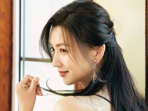 "Mỹ nhân vạn người mê" kết hôn với đại gia, sinh 3 con nhưng vẫn đi làm công ăn lương