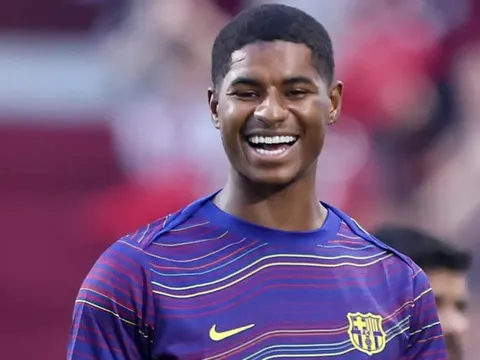 HLV Flick giải thích lý do muốn Rashford đến Barcelona